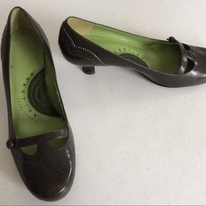 KENNETH COLE REACTION GREEN LEATHER SHOES, SIZE 7